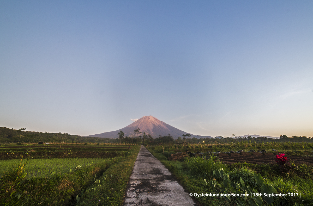 Semeru volcano eruption 2017 lumajang indonesia gunungapi semeru