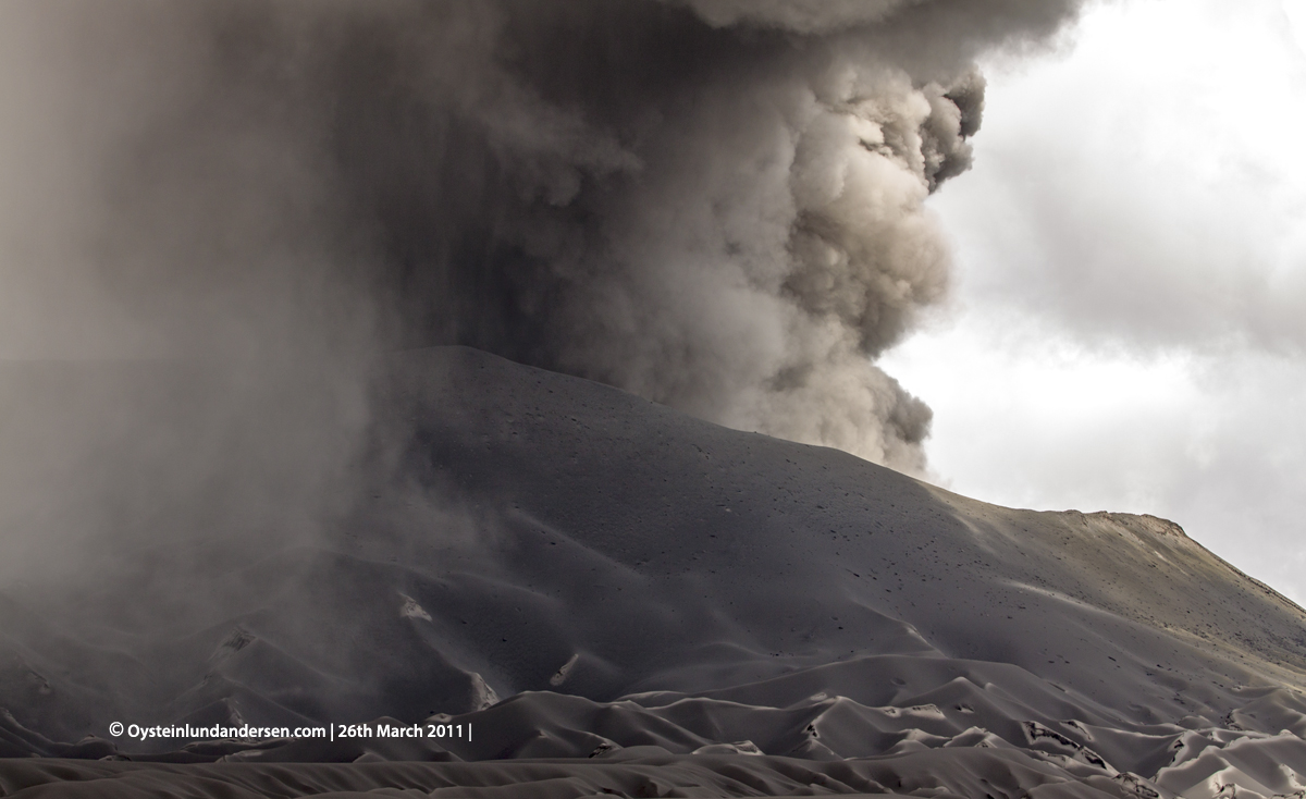 Bromo Tengger Erution Erupting 2011 Indonesia volcano