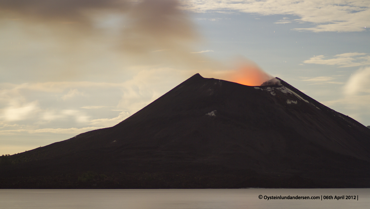 Krakatau volcano indonesia eruption April 2012 anak-krakatau