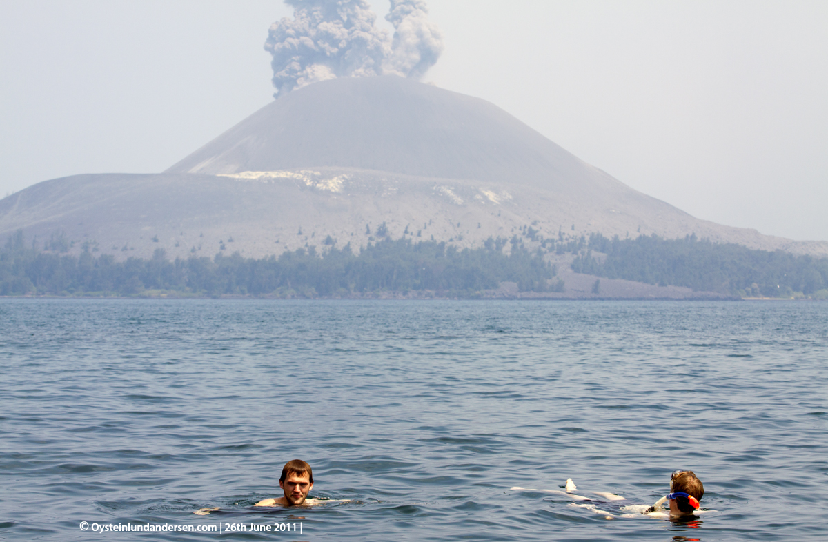 Krakatau Krakatoa 2011 eruption volcano ash Øystein Andersen