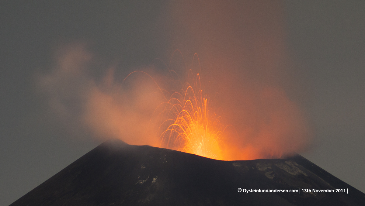 Krakatau Krakatoa 2011 eruption volcano ash Øystein Andersen