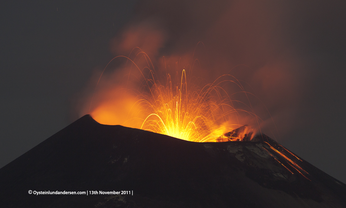 Krakatau Krakatoa 2011 eruption volcano ash Øystein Andersen