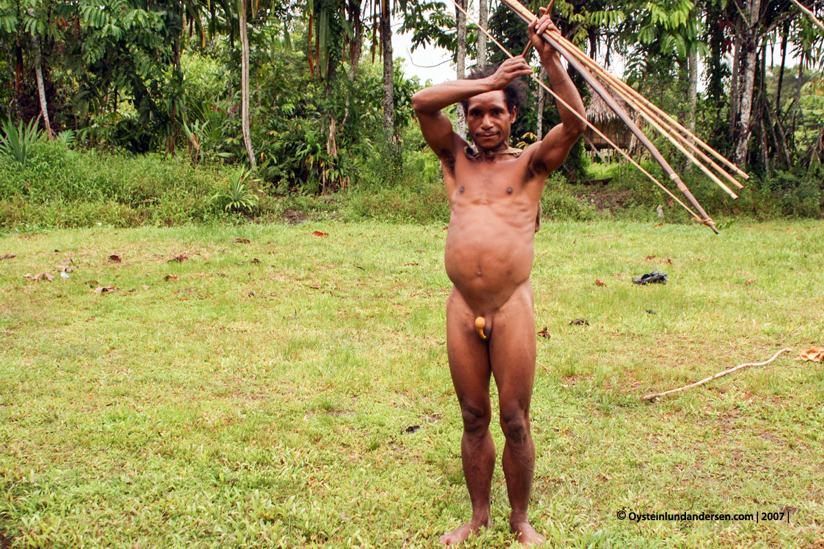 Papua West-Papua Lepki Tribe Terablu Murme Aboy 2007 Andersen