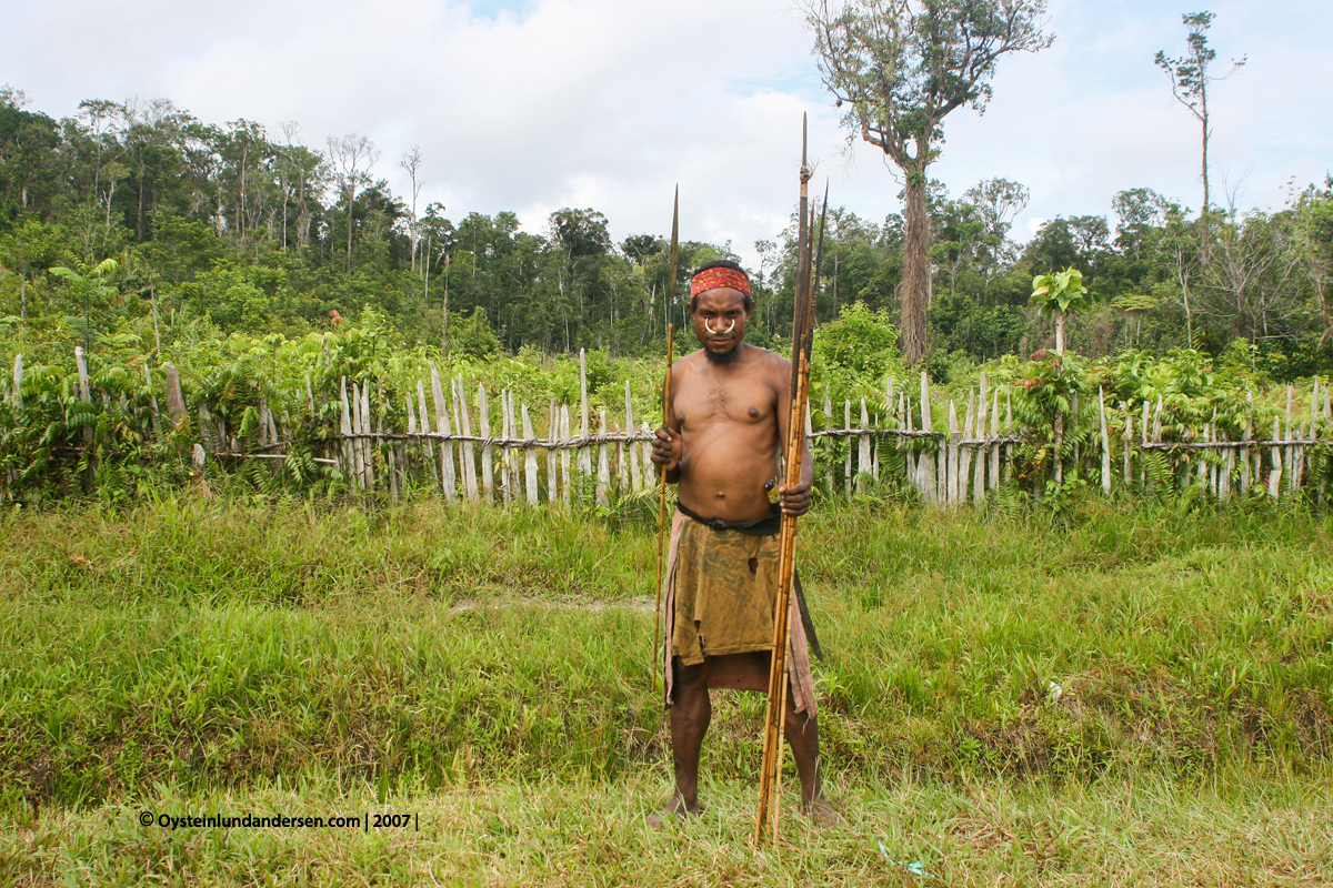 Papua West-Papua Lepki Tribe Terablu Murme Aboy 2007 Andersen