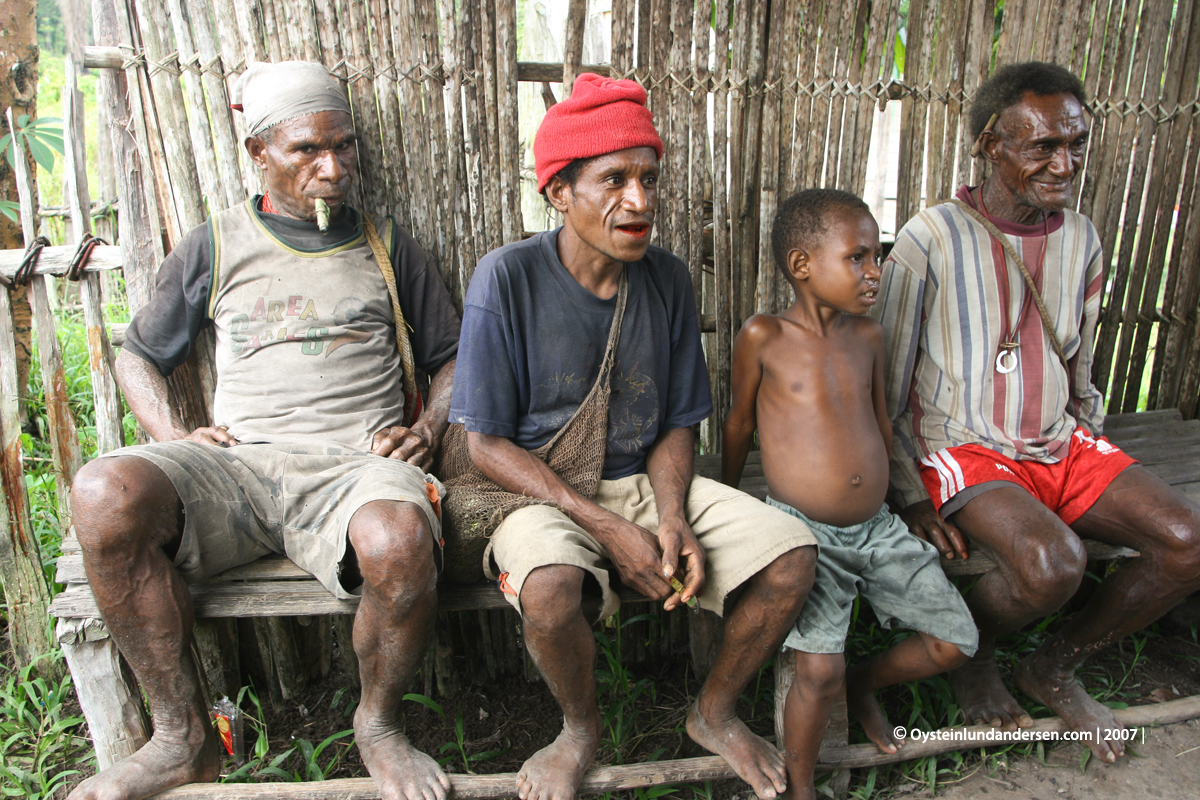 Papua West-Papua Lepki Tribe Terablu Murme Aboy 2007 Andersen