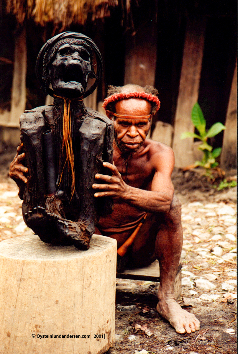 Baliem-valley wamena papua west-papua tribe dani-tribe Yali tribal oceania