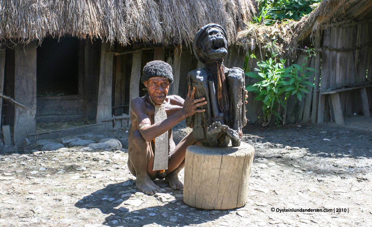 Baliem-valley wamena papua west-papua tribe dani-tribe Yali tribal oceania