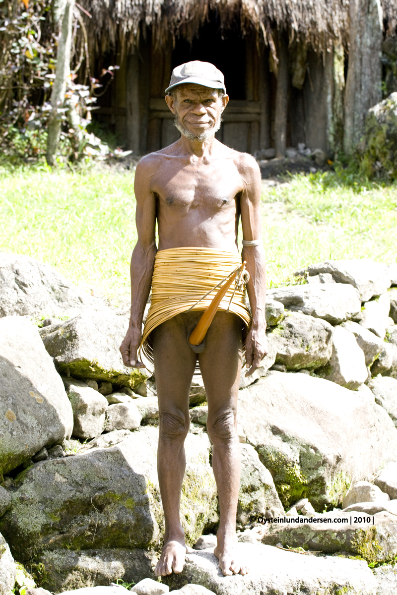 Baliem-valley wamena papua west-papua tribe dani-tribe Yali tribal oceania