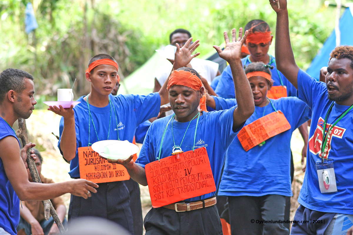 Cenderawasih Universitas UniversityPapua UNCEN Jayapura student 2004