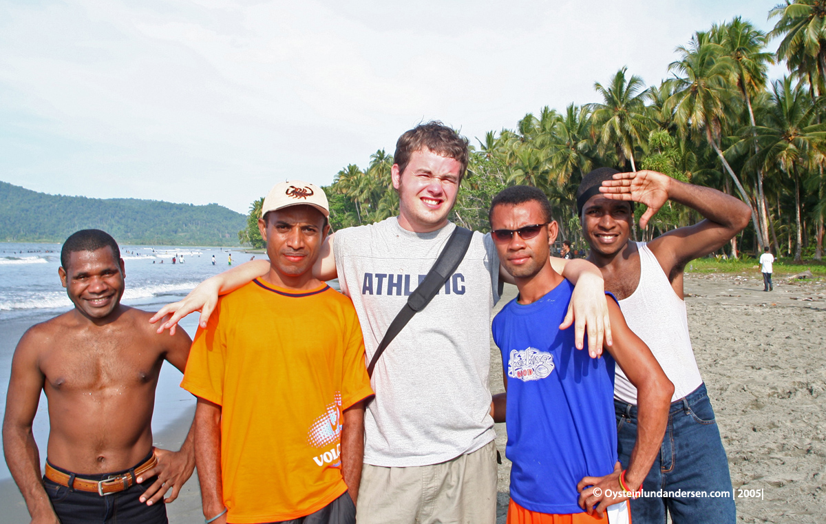 Cenderawasih Universitas UniversityPapua UNCEN Jayapura student 2004