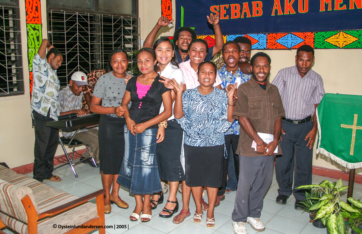 Cenderawasih Universitas UniversityPapua UNCEN Jayapura student 2004