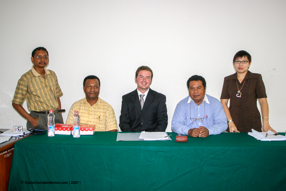 Cenderawasih university UNCEN Andersen, Handro lekitoo, Fredrik Sokoy, Me, Johsz Mansoben Handro lekitoo Ivonne Poli