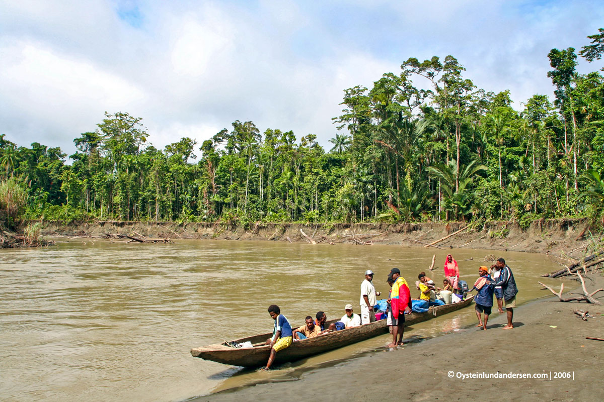 Kaure Aurina Lereh Papua rainforest Nawa-river 2006