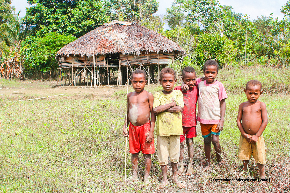 Kaure Aurina Lereh Papua rainforest Nawa-river 2006