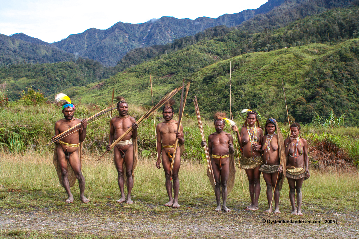 Nalca Kona Mek Mek-tribe Papua West-Papua culture 2005