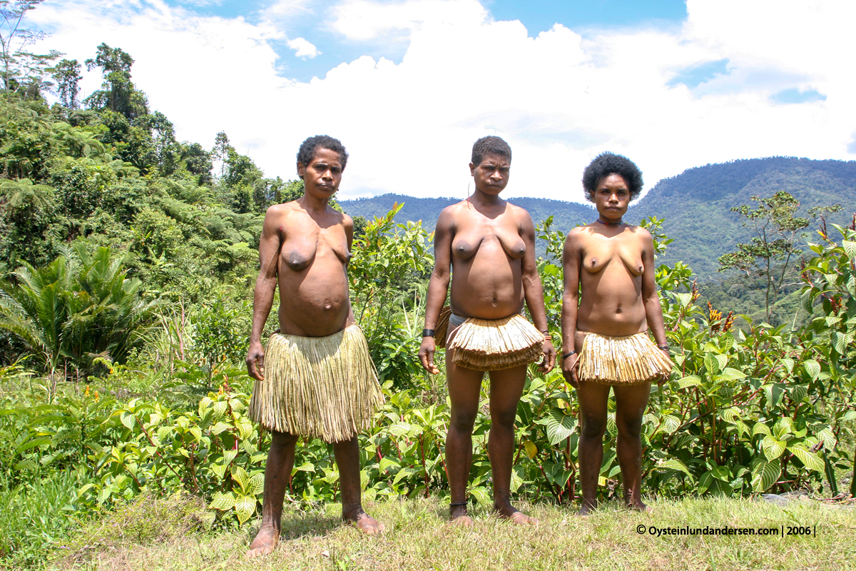 Nongme Urubool Umtambor Sekame Yahukimo 2006 papua west-papua