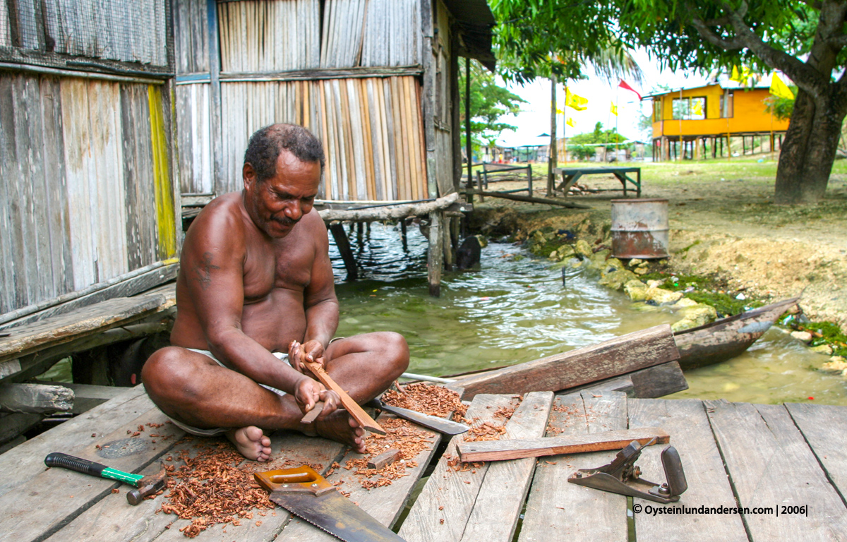 Sentani Papua lake-sentani 2003 2006 village culture anthropology sentani-art