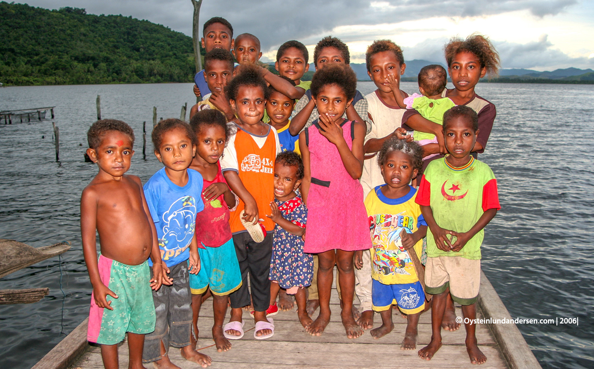 Sentani Papua lake-sentani 2003 2006 village culture anthropology sentani-art