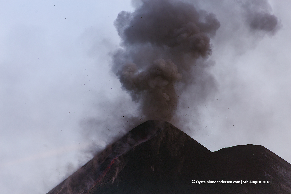 Krakatau volcano eruption explosion 2018 strombolian indonesia lava-flow