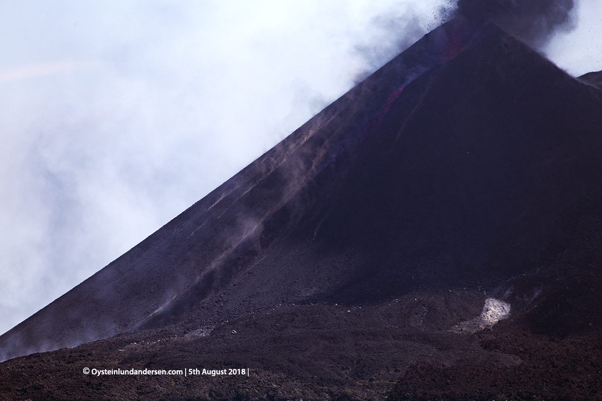 Krakatau volcano eruption explosion 2018 strombolian indonesia lava-flow