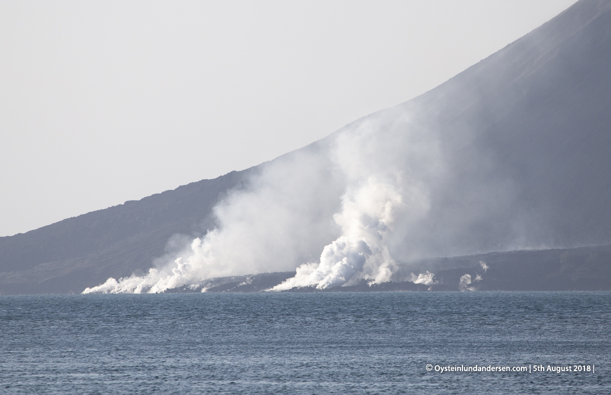 Krakatau volcano eruption explosion august 2018 strombolian indonesia lava-flow