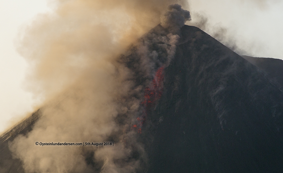 Krakatau volcano eruption explosion august 2018 strombolian indonesia lava-flow