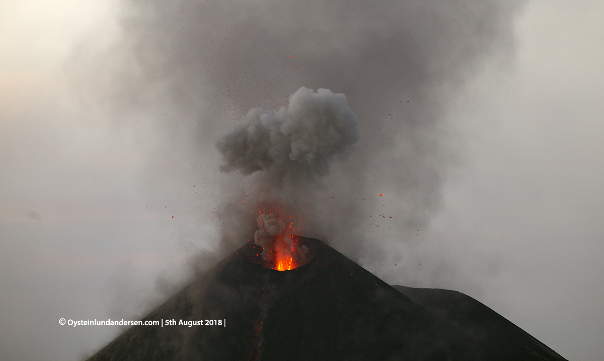 Krakatau volcano eruption explosion august 2018 strombolian indonesia lava-flow