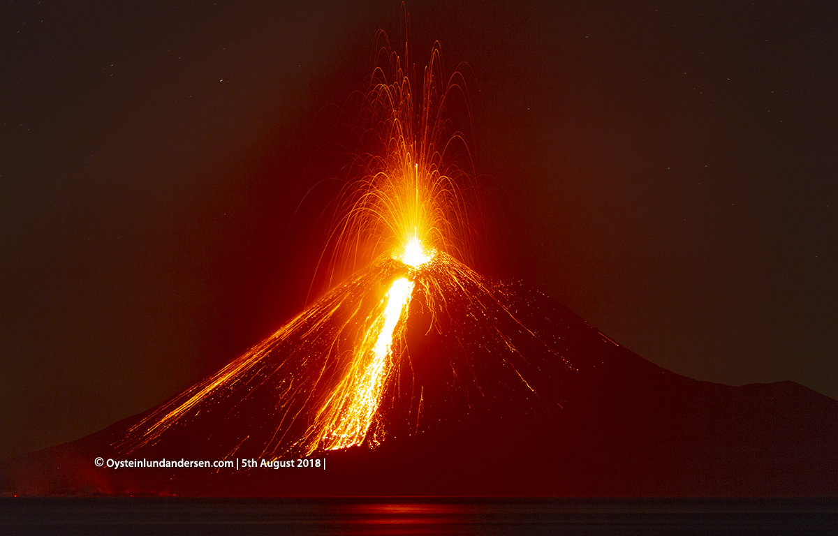 Krakatau volcano eruption explosion august 2018 strombolian indonesia lava-flow