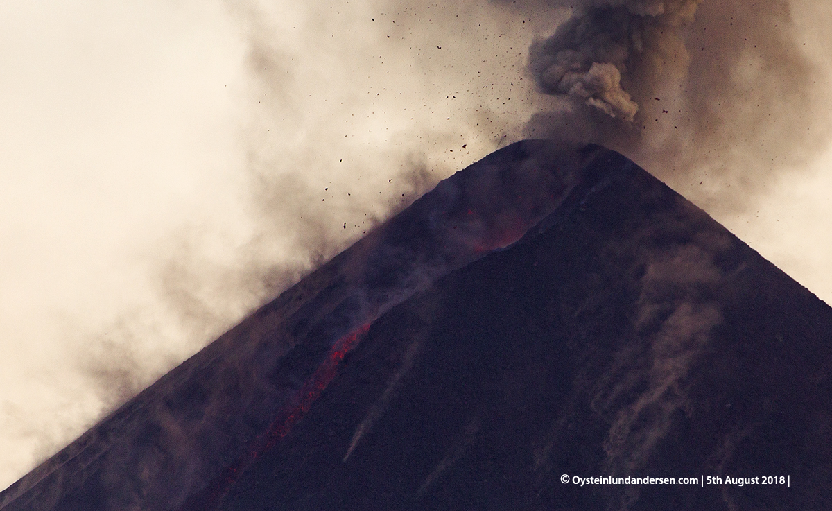 Krakatau volcano eruption explosion 2018 strombolian indonesia lava-flow