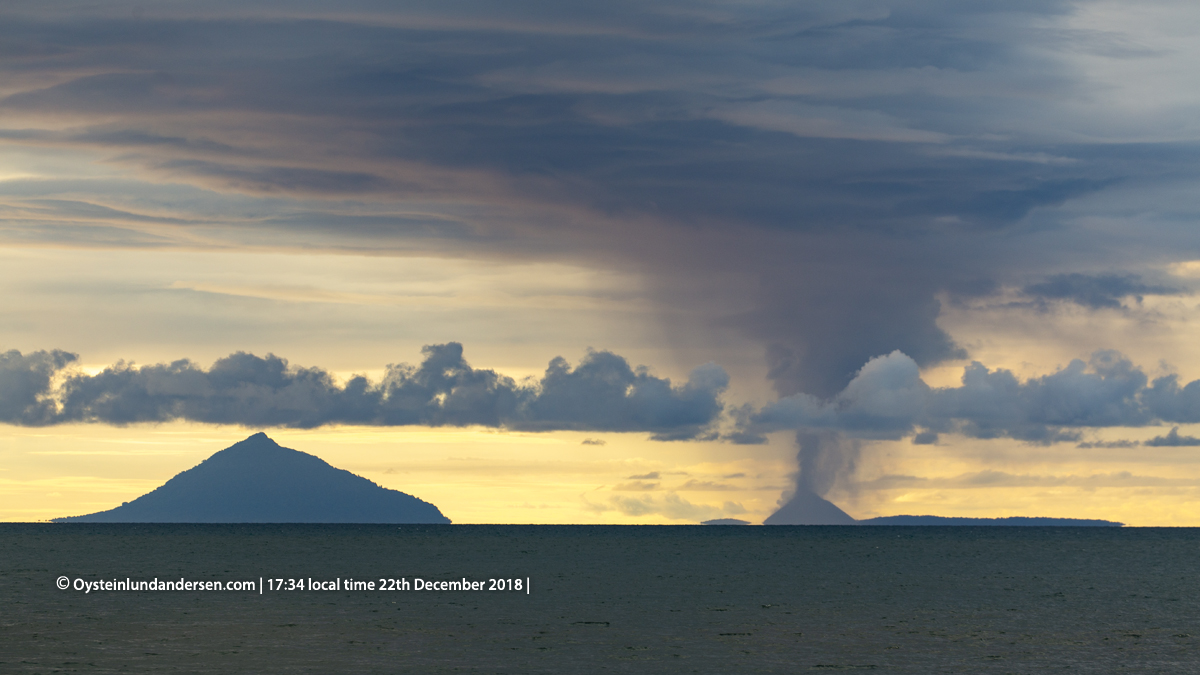 Krakatau eruption tsunami anyer indonesia 2018 volcano photo