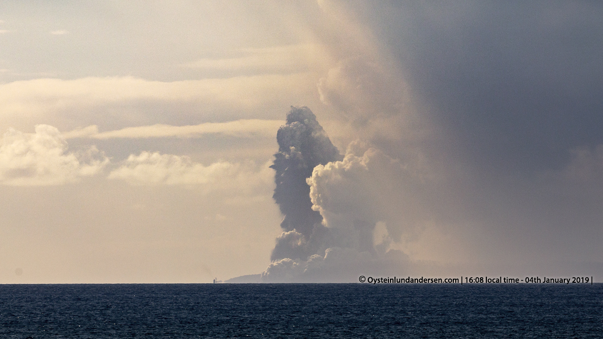 Krakatau volcano Krakatoa Anak-Krakatau 2019 Hydro Surtseyan eruption Indonesia Sunda