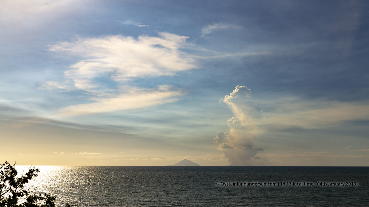 Krakatau volcano Krakatoa Anak-Krakatau 2019 Hydro Surtseyan eruption Indonesia Sunda