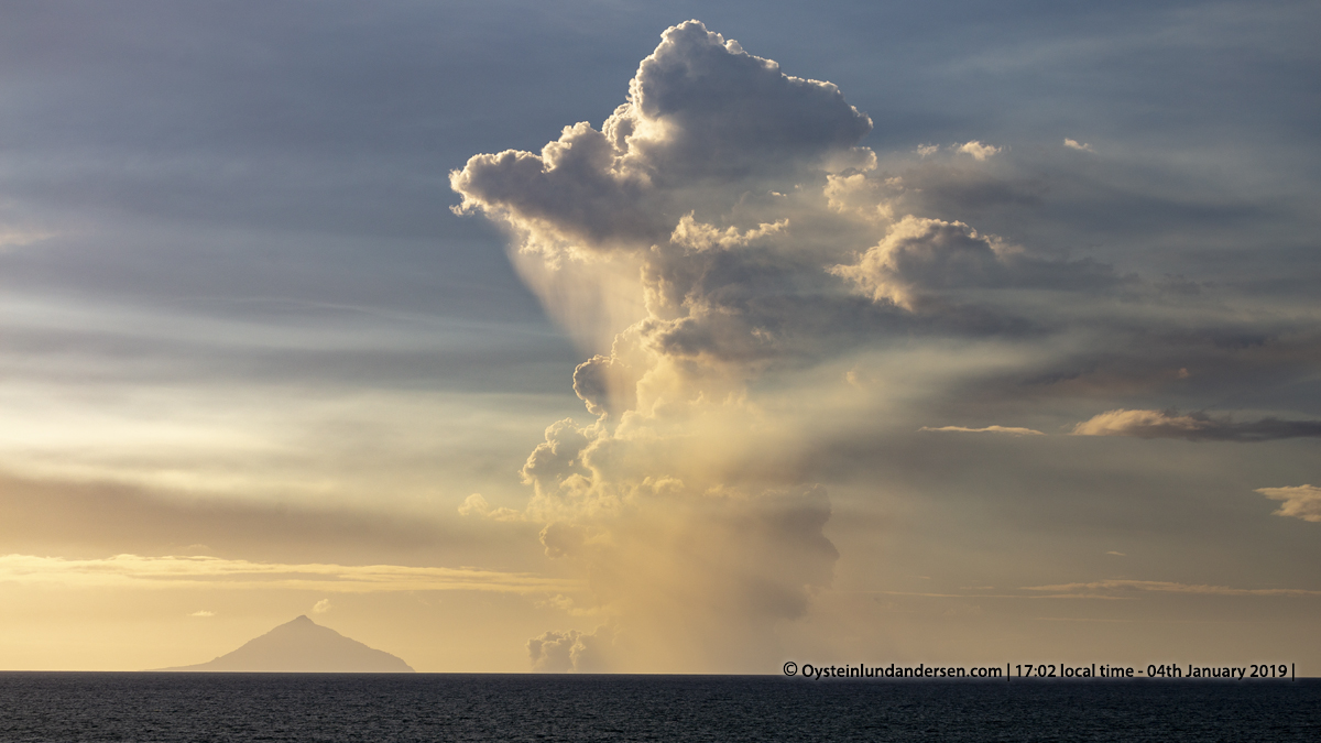 Krakatau volcano Krakatoa Anak-Krakatau 2019 Hydro Surtseyan eruption Indonesia Sunda