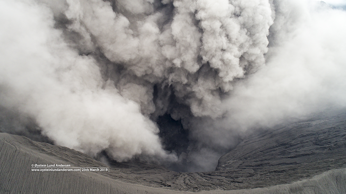 Bromo eruption march 2019 tengger drone