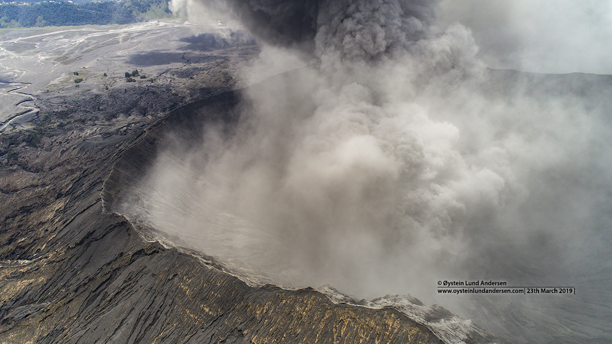 Bromo eruption march 2019 tengger drone