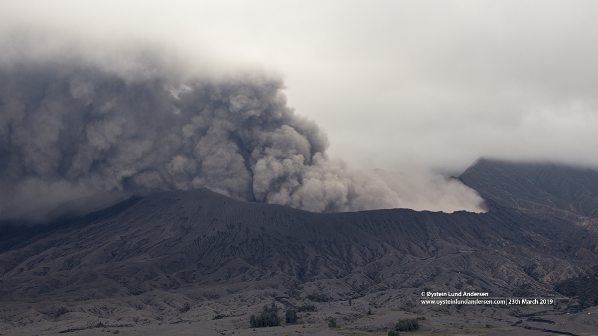 Bromo eruption march 2019 tengger drone