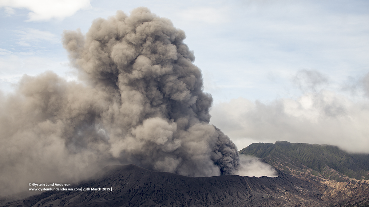 Bromo eruption march 2019 tengger drone