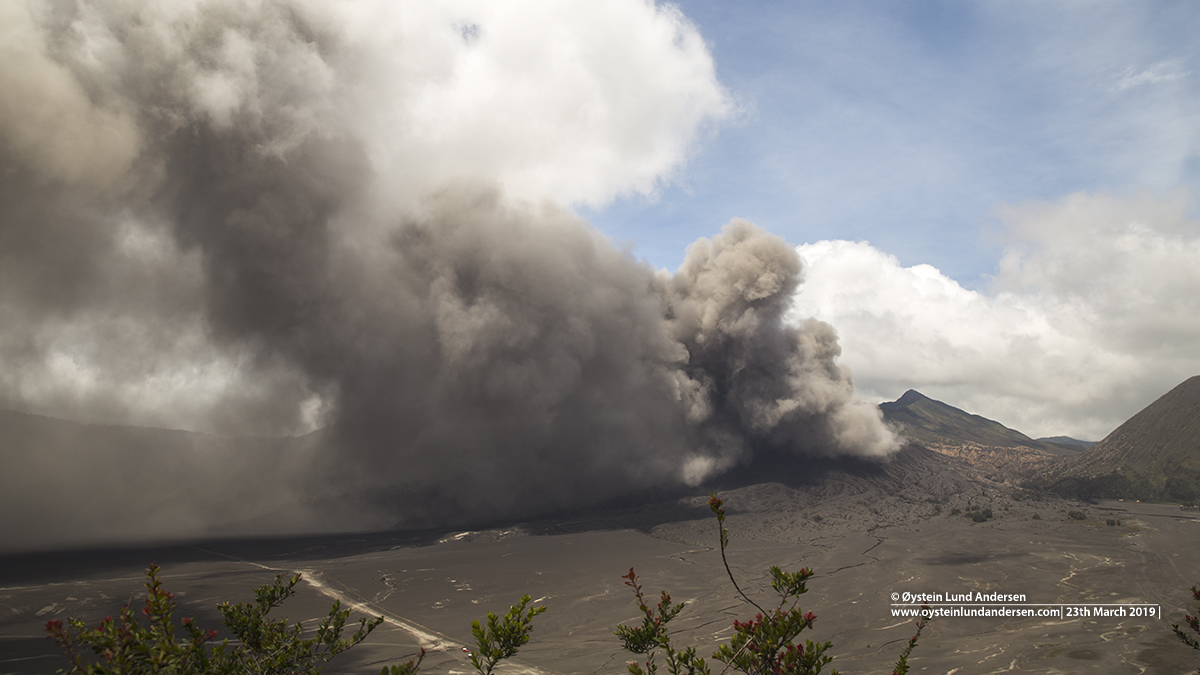 Bromo eruption march 2019 tengger drone