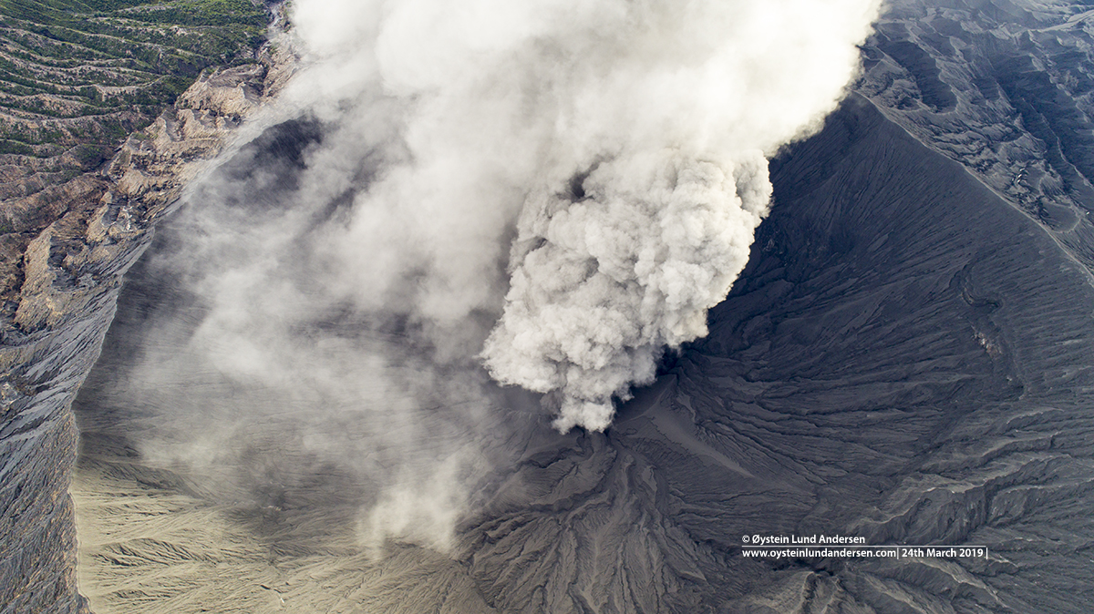 Bromo eruption march 2019 tengger drone