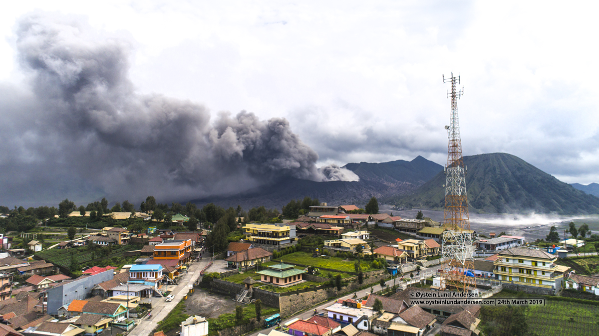 Bromo eruption march 2019 tengger drone