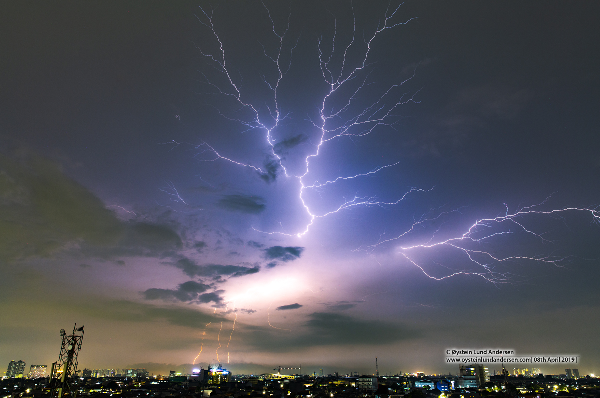 Thunderstorm lightning kilat 2019 Jakarta Indonesia