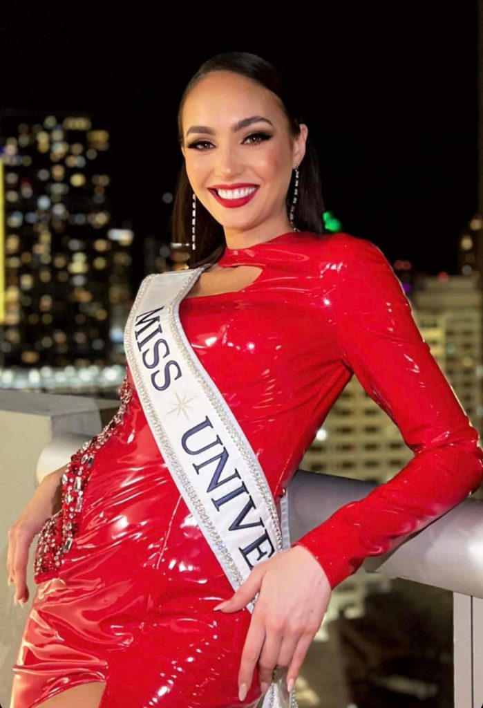 miss Universe 2022 in Red