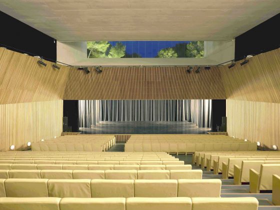 Auditorium frontal sea view