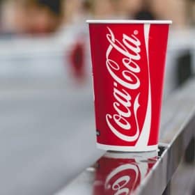 Coca Cola papkrus i det fri