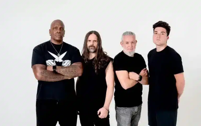 Edu_Defferrar Sepultura
