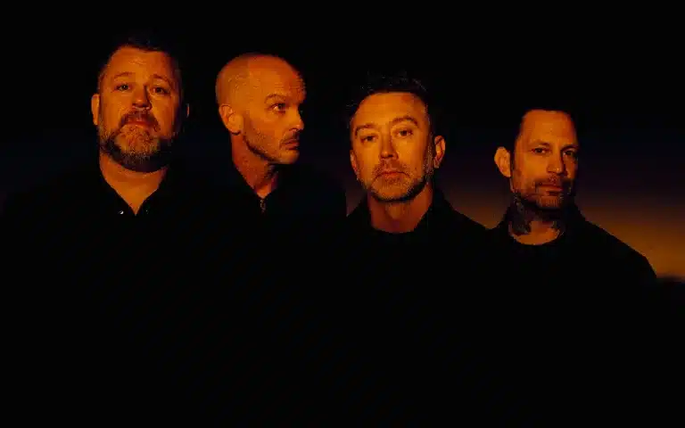 Rise Against Credit: Mynxii White
