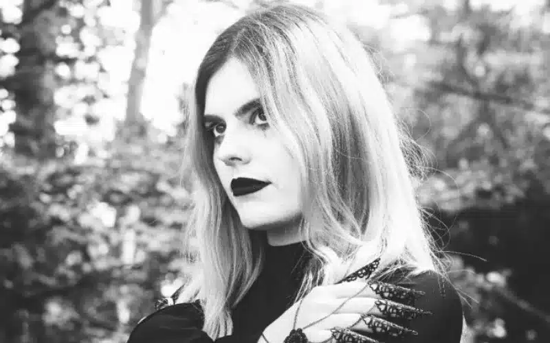 CELESTIELLE – „Requiem“: Ein Doom-Metal-Debüt zwischen Schwere, Minimalismus und düsterer Vision