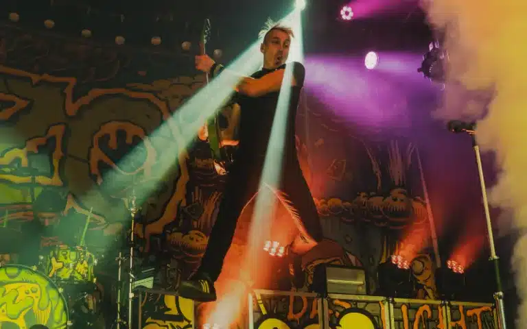 Punk-Eskalation in Zwickau WIZO bringen das Licht
