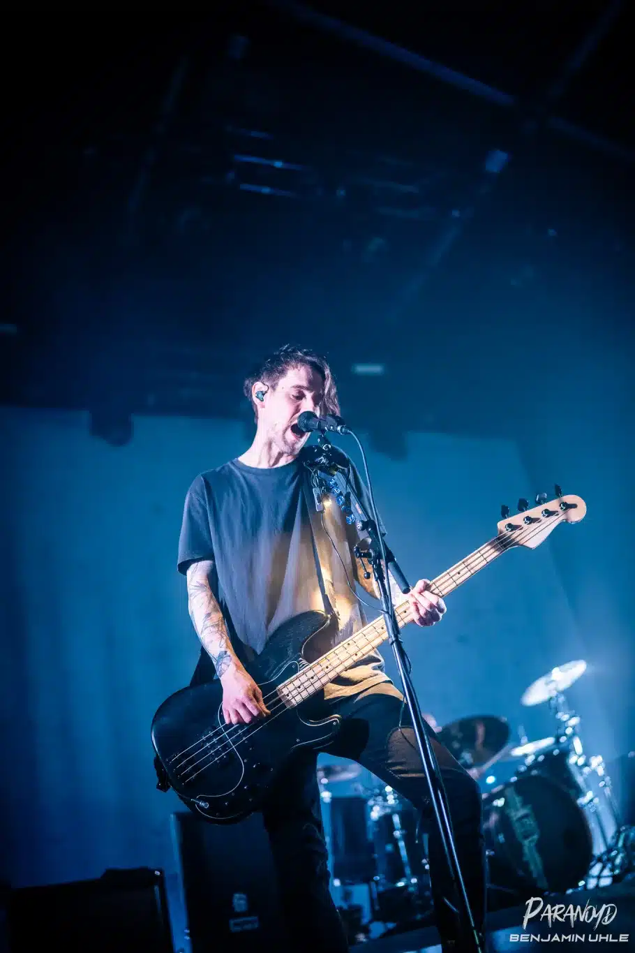 Fjørt im Scheinwerferlicht beim Konzert in Wiesbaden © Benjamin Uhle