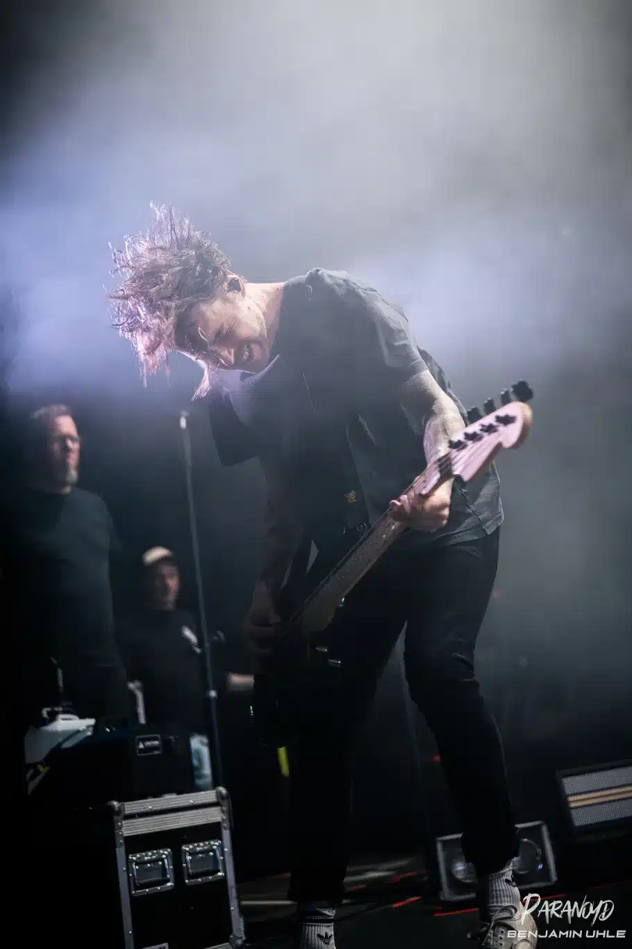 Fjørt bei der Show im Scheinwerferlicht beim Konzert in Wiesbaden © Benjamin Uhle